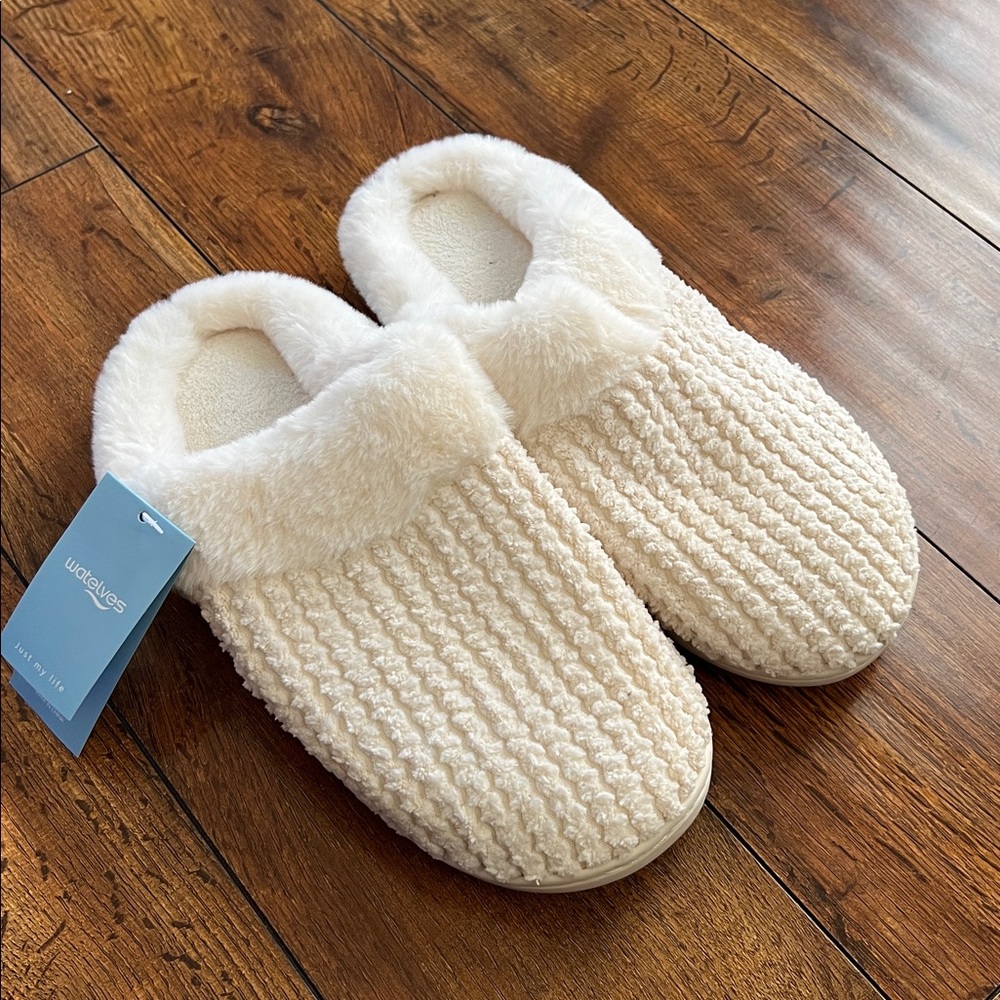 Cream Textured Slippers